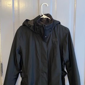 The North Face Women’s light weight waterproof jacket